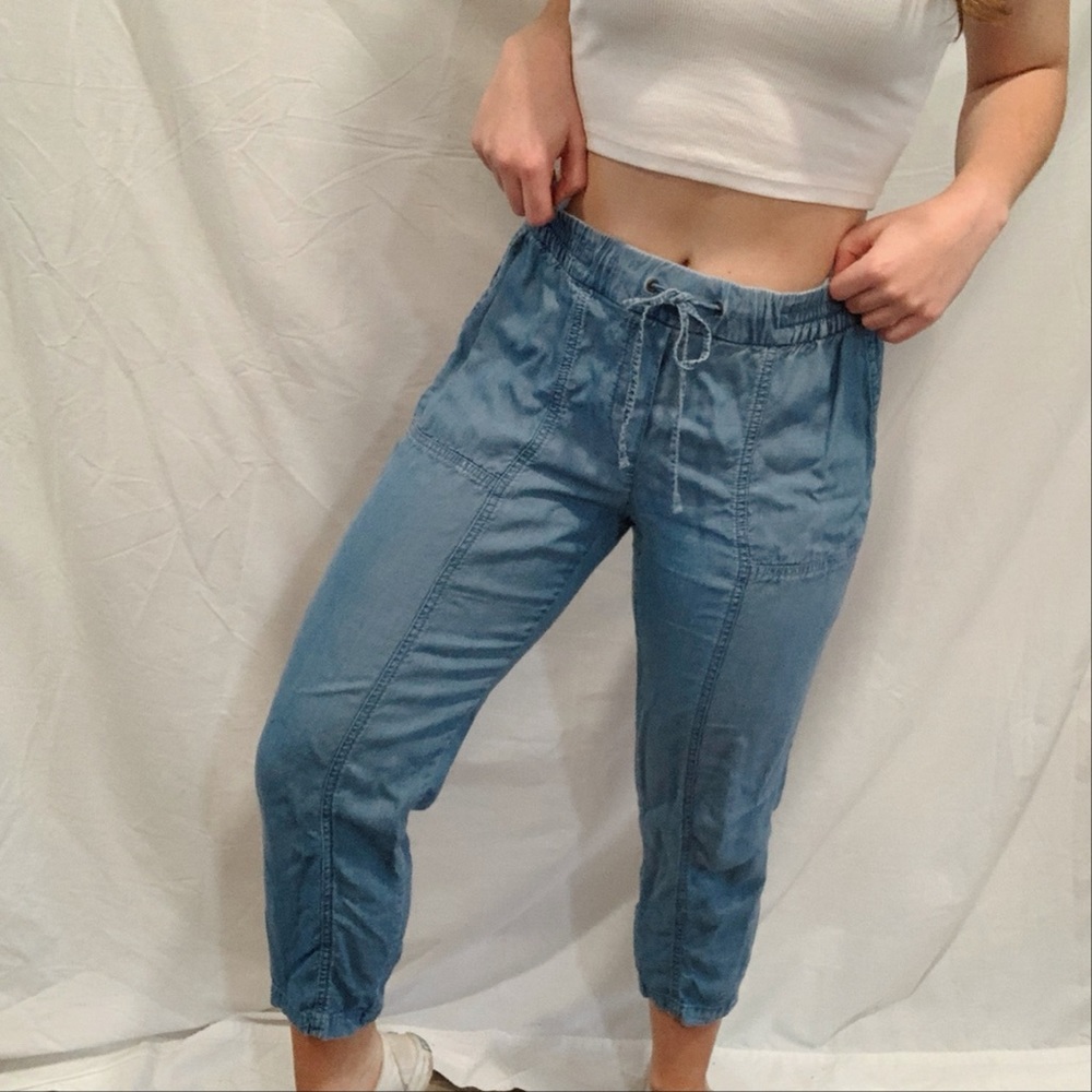 Size M loose chambray capris